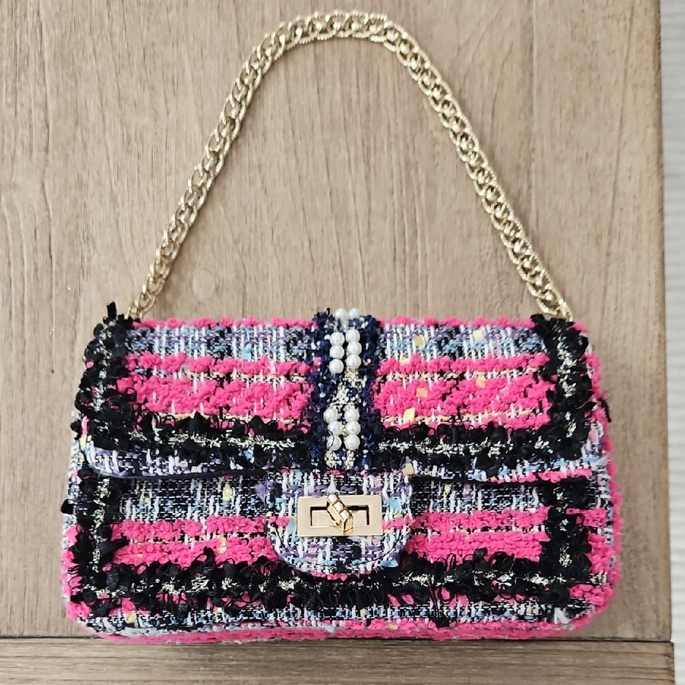 Chic Pink Tweed Chain Shoulder Bag